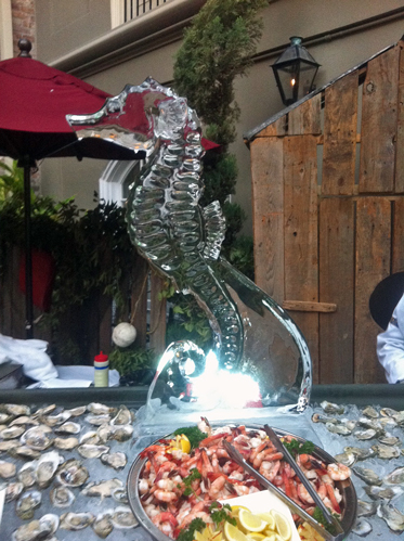a molded ice bowl from Ice Pro featuring starfish and seashells
